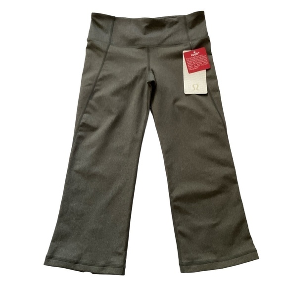 New Lululemon Gather and Crow Crop Heathered Willow Size 6 - Picture 4 of 15